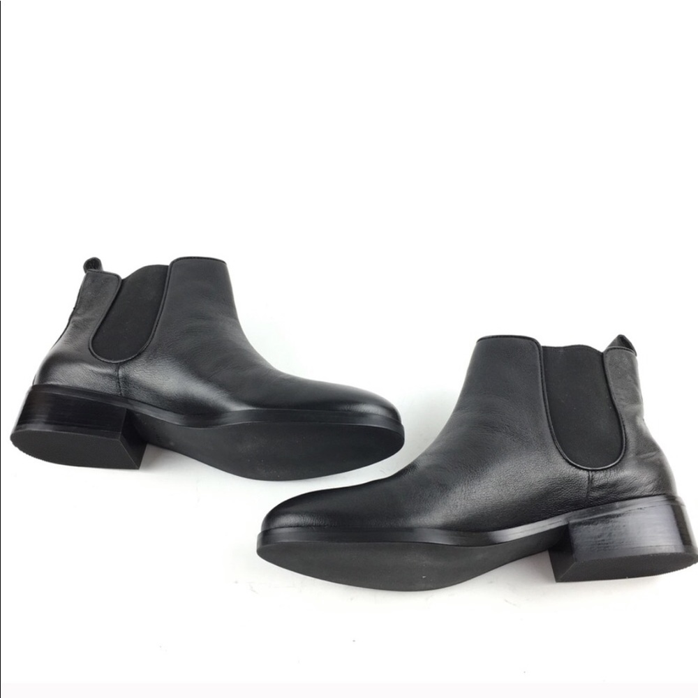 Cole haan black pull on ankle bootie